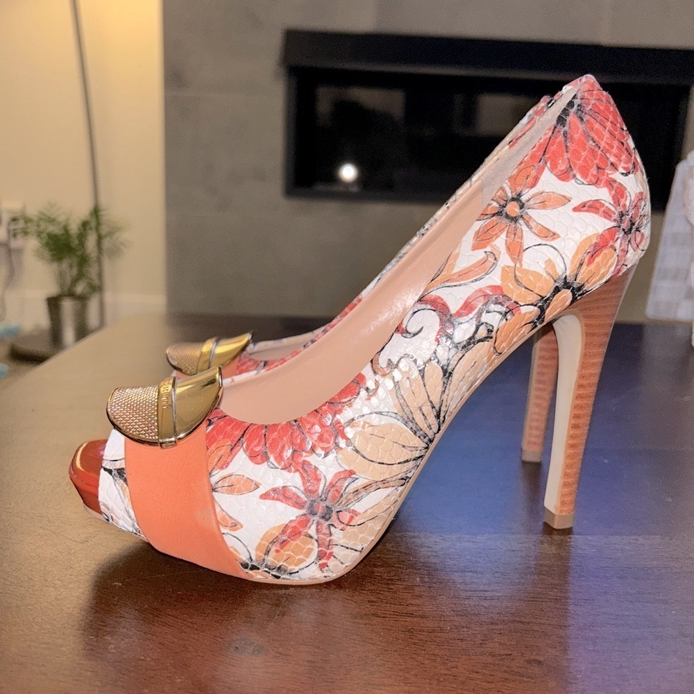 Jorge Bischoff Designer Open Toe High Heela size 37 or 6.5